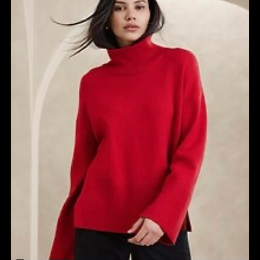 Banana Republic Sweater - Picture 1 of 3